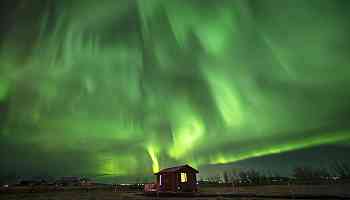 Iceland Hotels Offer a Northern Lights Wake-Up Service