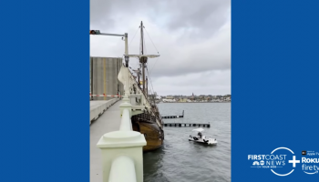 Replica 16th Century Ship Drifts Into Bridge After Losing Power Despite Having Sails