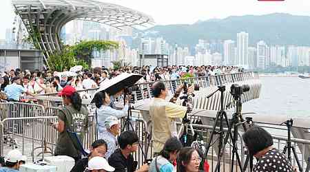 Eager revellers throng harbour for fireworks