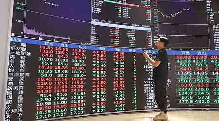 Taiwan shares close down 0.39%