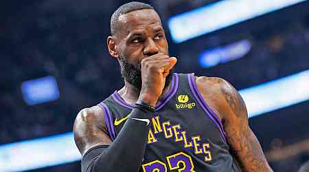  LeBron James to miss Lakers preseason opener for 'rest' but expected to play this weekend 