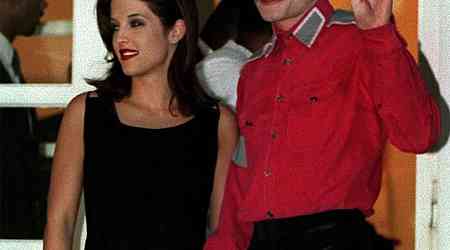  Lisa Marie Presley Shares Michael Jackson Was a Virgin at 35 in Memoir 