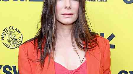  Sandra Bullock Makes Rare Red Carpet Appearance During Speed Reunion 