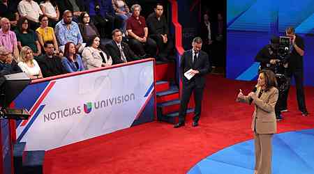 Univision Moderator Says Kamala Harris Did Not Use A Teleprompter At Town Hall, Pushing Back On Claims By Right Wing Figures