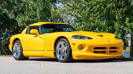 8k-Mile 2002 Dodge Viper RT/10