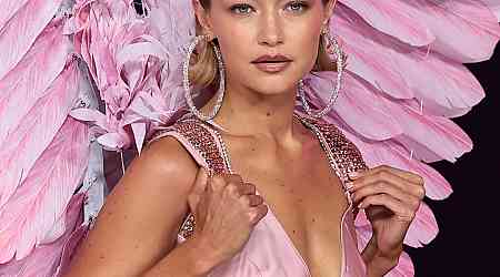  Gigi Hadid Gives Nod to Taylor Swift at Victoria's Secret Fashion Show 