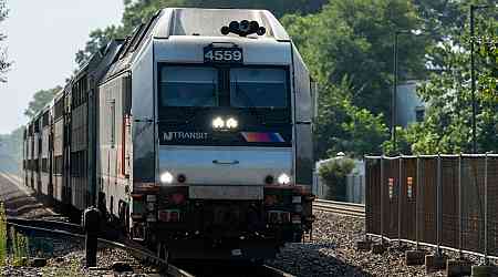 1 dead, 23 injured after train crashes into downed tree in New Jersey