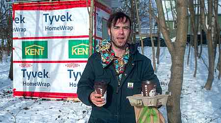 Homelessness is not stopping this Halifax man from running for mayor