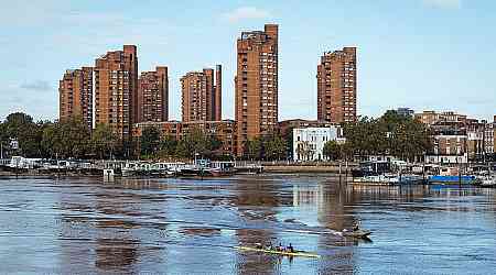 Murder probe launched in Chelsea after man dies two weeks after stabbing on World's End estate