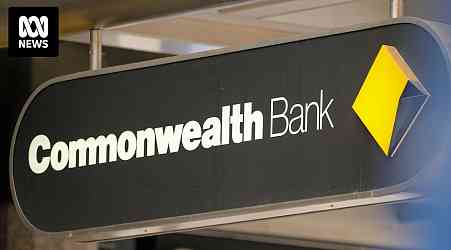 Commonwealth Bank says it is aware of 'duplicate transactions' as customers report negative balances