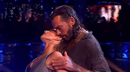 BBC Strictly Come Dancing's Pete Wicks and Jowita 'nearly kiss' in steamy routine