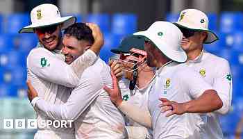 South Africa thrash Bangladesh to remain on track for World Test Championship final