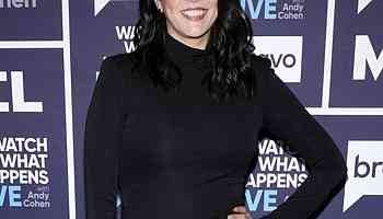  Saturday Night Live's Cecily Strong Is Pregnant, Expecting First Baby 