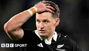 Barrett starts at 10 for All Blacks at Twickenham