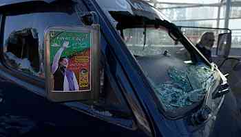 Protests halted in Islamabad after clashes leave seven dead