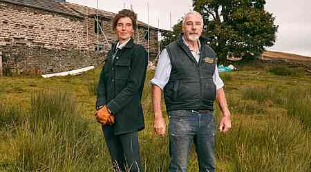 Amanda Owen issued stern warning from Our Farm Next Door star in farm renovation chaos