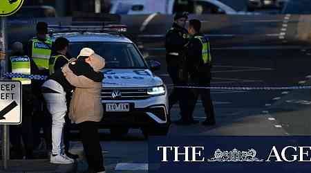 Man dead after being found with gunshot wound in North Melbourne