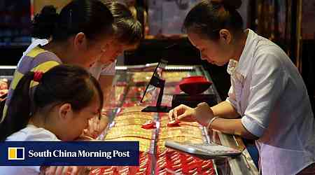 Chinese rush for gold sparked by uncertainties in US and at home