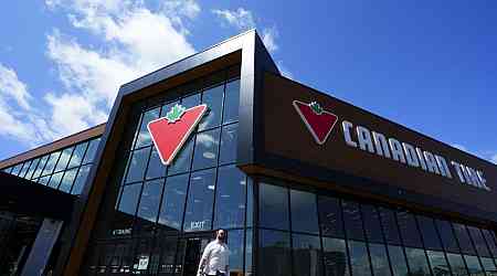 Canadian Tire sees customers make fewer trips to stores to buy fewer items in Q3