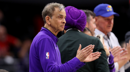  Sacramento Kings owner Vivek Ranadive shows support for DeMar DeRozan in feud with Drake 