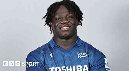 England v Australia: Asher Opoku-Fordjour is new prop star