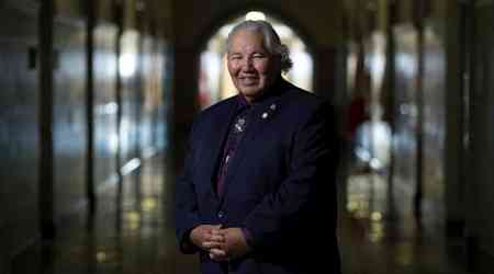 Family of Murray Sinclair remember his life as 'beacon of integrity and compassion' ahead of memorial service