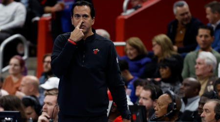  Erik Spoelstra pulls a Chris Webber, costs Heat NBA Cup game vs. Pistons with timeout blunder in OT 