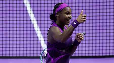 Gauff tops Swiatek to reach semis of WTA Finals