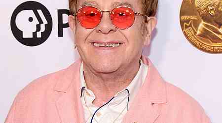  Elton John Details Strict Diet in His 70s 