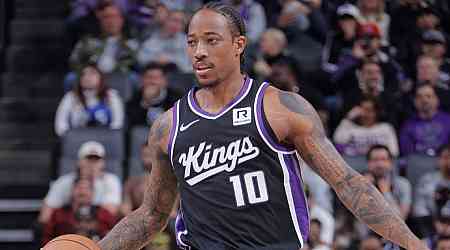 Kings' DeRozan exits early with back tightness