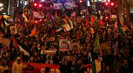 Protests break out in Paris over pro-Israel gala organized by far-right figures