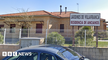 Ten dead in fire at Spanish retirement home