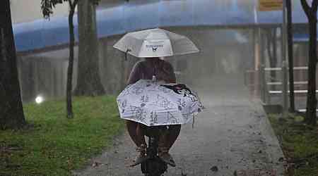 Flash flood in Bukit Timah Road amid downpour; heaviest rainfall in north-western Singapore