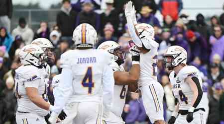 Laurier advances to Vanier Cup after blowing out Bishop's in Uteck Bowl