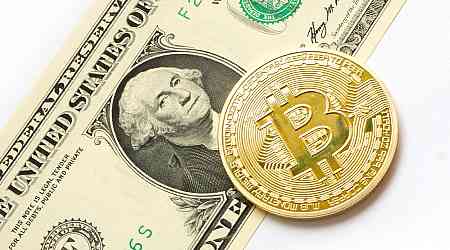 Bitcoin Challenges $77K, Solana Hits $200 Amid Federal Reserve Interest Rate Cuts