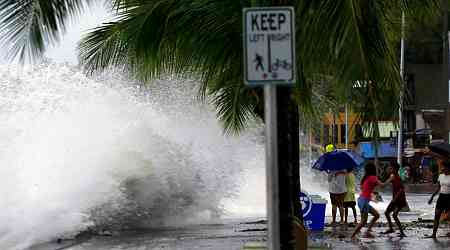 Super Typhoon Man-yi makes landfall in the Philippines