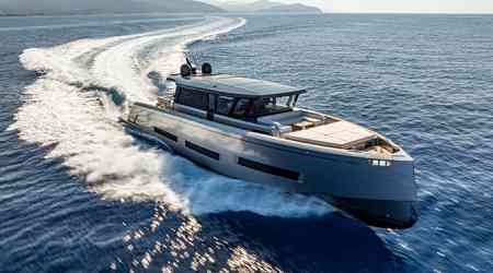 This New 75-footer Has a Telescoping Stern Platform That Drops Into the Water