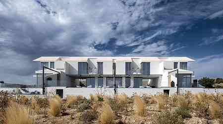 Bridge House / Klab architecture