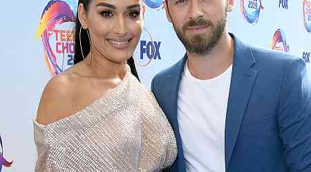  Artem Chigvintsev & Nikki Garcia Settle Divorce 2 Months After Breakup 