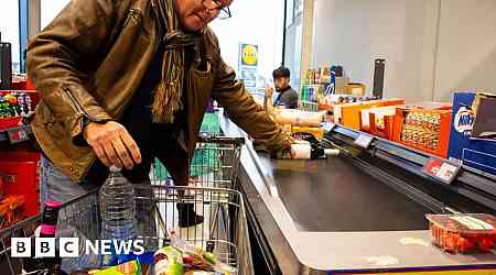 Lidl: Men buy more from the middle aisle, boss reveals