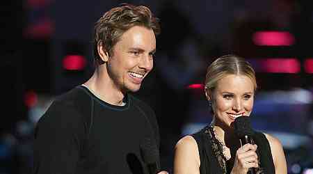 Dax Shepard Catches Fans Trying to Identify Him and Kristen Bell