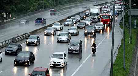 Hydroplaning, or how to drive in the rain in Malaysia