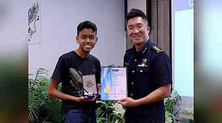 Secondary school student saves life of cardiac arrest victim in Pasir Ris, gets award and praise