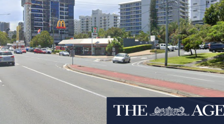 Five hospitalised in three-vehicle pile-up on Gold Coast