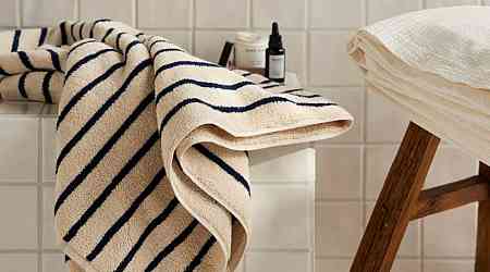  Get Your Home Guest-Ready With Black Friday Deals on Luxury Towels 