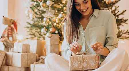  Best Holiday Gifts for Her 