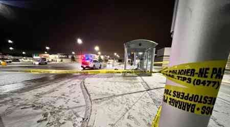 Winnipeg police shoot, kill man in parking lot after he stabbed officer