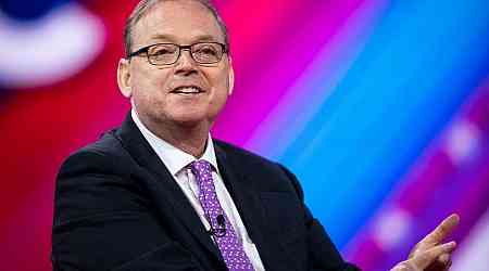 Trump Names Hassett to Economic Post, Greer as Trade Chief