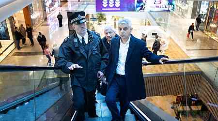 Met steps up patrols for Christmas shopping period, as mayor asks Londoners to 'stay alert'