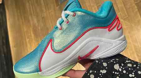 First Look at the Nike LeBron 22 "Christmas"